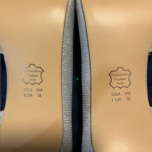 Gorgeous silver/white sparkle shoes & a crossbody/clutch purse. - Picture 6 of 10